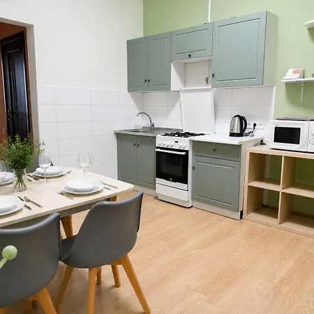 городоцька 169, жд вокзал,близько центр,парковка Apartment *