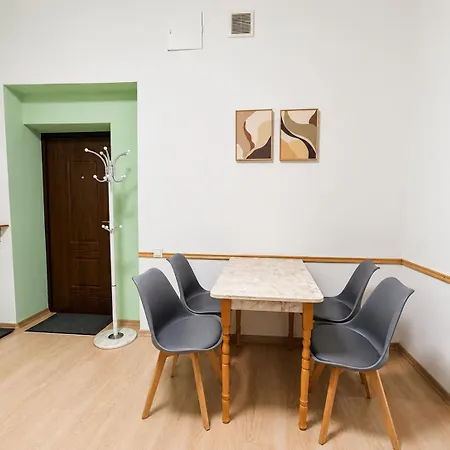 Apartment городоцька 169, жд вокзал,близько центр,парковка Lviv