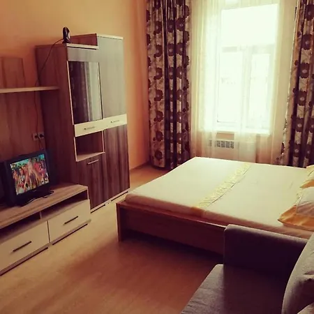 городоцька 169, жд вокзал,близько центр,парковка