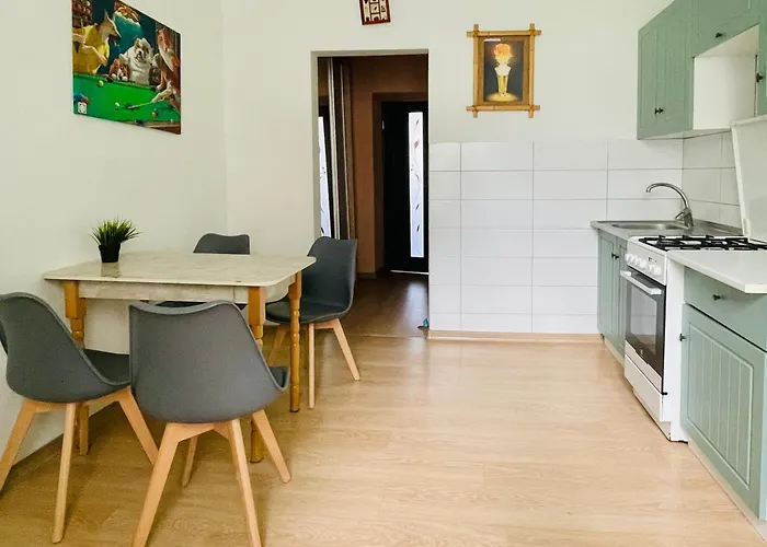 городоцька 169, жд вокзал,близько центр,парковка Apartment