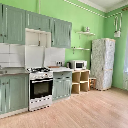 городоцька 169, жд вокзал,близько центр,парковка Apartamento