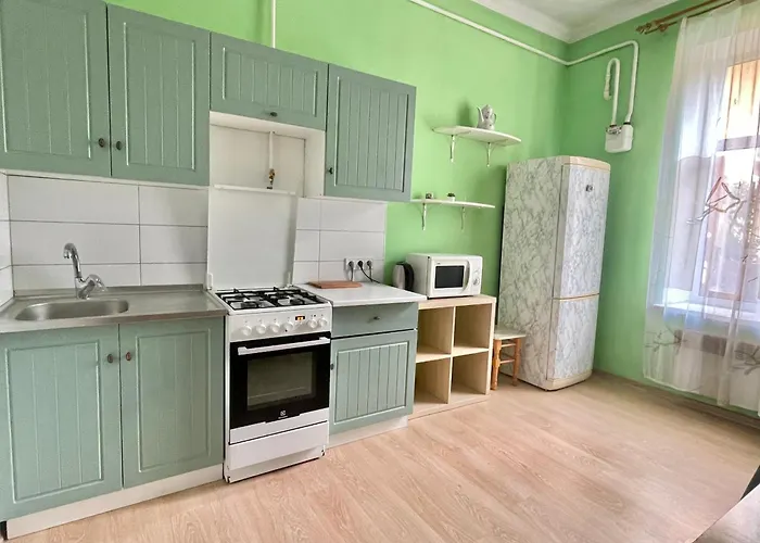 городоцька 169, жд вокзал,близько центр,парковка Apartamento