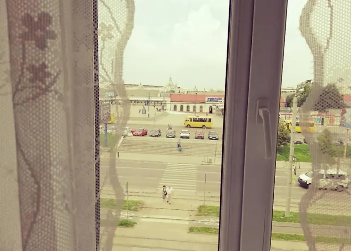 городоцька 169, жд вокзал,близько центр,парковка